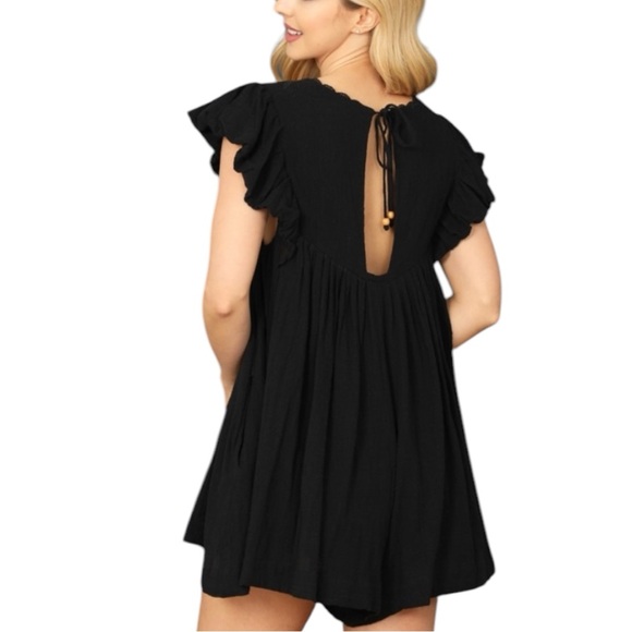 Boutique black flutter sleeve romper - Picture 4 of 5